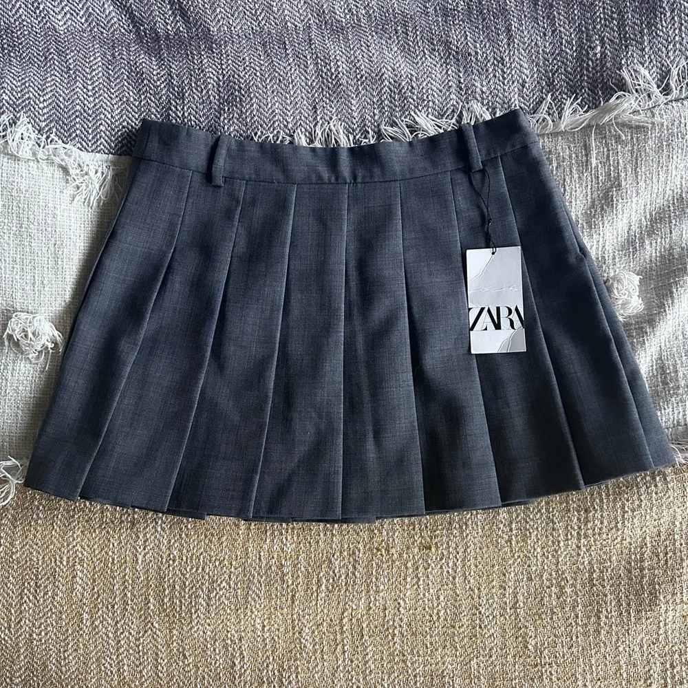 Zara Charcoal Mini Skirt - Picture 2 of 3